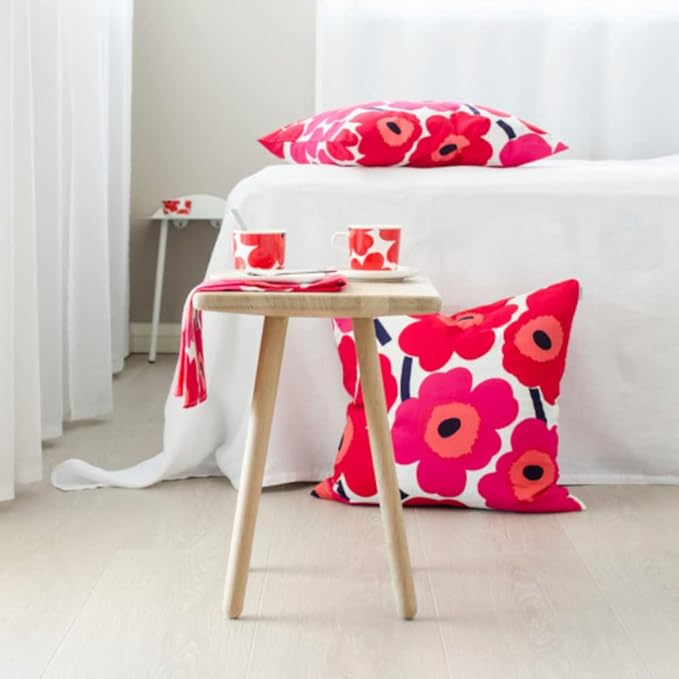 Marimekko - King Comforter Set, Cotton Bedding with Matching Shams, Lightweight Home Decor for All Seasons (Unikko Red, King)