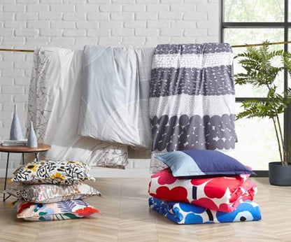 Marimekko - King Comforter Set, Cotton Bedding with Matching Shams, Lightweight Home Decor for All Seasons (Unikko Red, King)