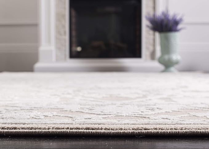 SAFAVIEH Area Rug 4x6 - Reflection Collection - Beige & Cream, Non-Shedding & Easy Cleaning, Ideal for Entryway, Living Room, Bedroom (RFT665A)