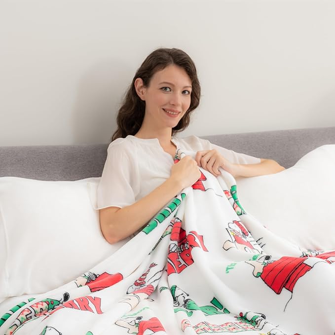 Berkshire Blanket Peanuts® VelvetLoft® Cute Character Snoopy Plush Blanket,Christmas Snowy Scene,Full/Queen 90 in x 90 in (Official Peanuts® Product)