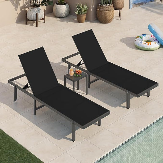 Pool Lounge Chairs Set of 3 (2 Loungers + 1 Side Table)，Outdoor Lounge Chairs with Wheels and 5-Position Recliner, Aluminum Patio Lounge Chair for Poolside, Deck (Black)