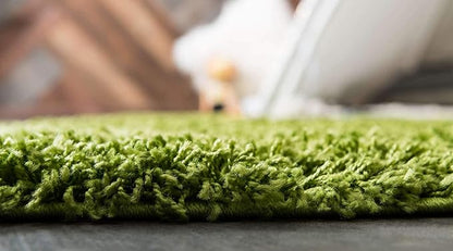Unique Loom Solid Shag Collection Area Rug (3' 3" x 5' 3" Rectangle, Grass Green)