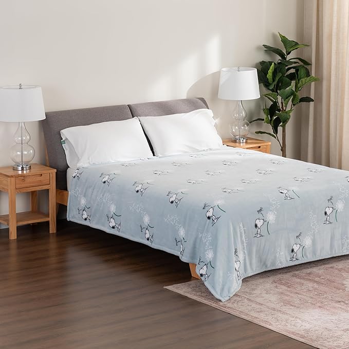 Berkshire Blanket Peanuts® VelvetLoft® Cute Character Snoopy Plush Blanket,Peanuts Snoopy Make A Wish Spring Blue,Twin 60 in x 90 in (Official Peanuts® Product)