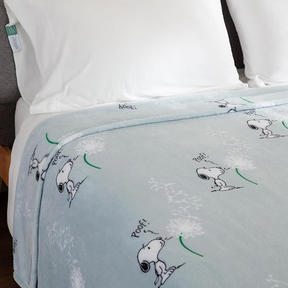 Berkshire Blanket Peanuts® VelvetLoft® Cute Character Snoopy Plush Blanket,Peanuts Snoopy Make A Wish Spring Blue,Full/Queen 90 in x 90 in (Official Peanuts® Product)