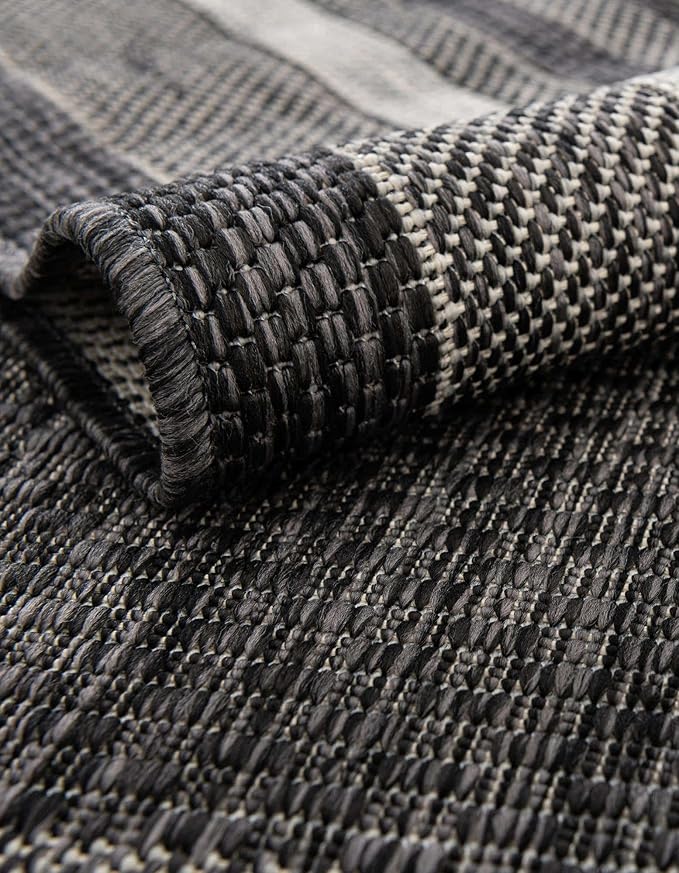 Unique Loom Outdoor Border Collection Area Rug - Soft Border (5' 3" x 8' Oval, Black/ Ivory)