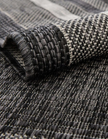 Unique Loom Outdoor Border Collection Area Rug - Soft Border (6' 1" Round Black/Ivory)