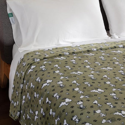 Berkshire Blanket Peanuts® VelvetLoft® Cute Character Snoopy Plush Blanket,Loden Green,King 90 in x 108 in (Official Peanuts® Product)