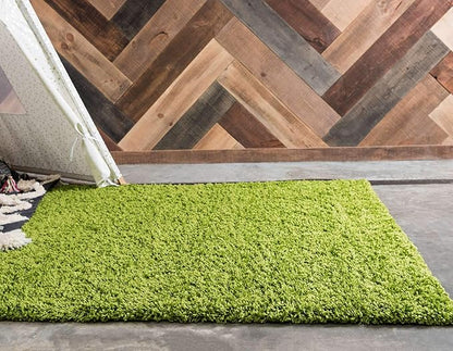 Unique Loom Solid Shag Collection Area Rug (3' 3" x 5' 3" Rectangle, Grass Green)