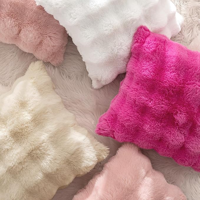 MIULEE Faux Fur Pillow Covers Thick Soft Plush Christmas Throw Pillows Luxury Home Decor for Winter Holiday Couch Bedroom Living Room Sofa,20x20 Inch Pack of 2 White