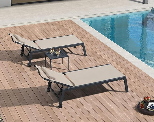 PURPLE LEAF Outdoor Oversized Lounge Chair Set of 3 Patio Chaise Pool Lounger Aluminum Frame with Side Table and Wheels for Outside Sunbathing Tanning Recliner Including Pillows Beige