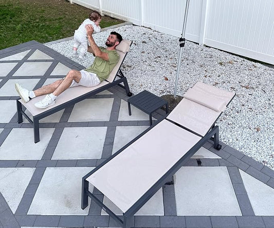 PURPLE LEAF Outdoor Lounge Chair Set of 3 Patio Chaise Pool Lounger Aluminum Frame with Side Table and Wheels for Outside Sunbathing Tanning Recliner Including Pillows Beige
