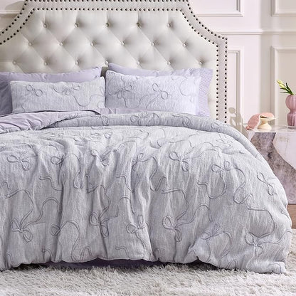 Bedsure Queen Size Comforter Set, Light Purple Boho Tufted Bed Set, 3D Puffy Jacquard Bedding Queen Size, 3 Pieces, 1 Farmhouse Shabby Chic Embroidery Comforter with Bow Pattern & 2 Pillow Cases