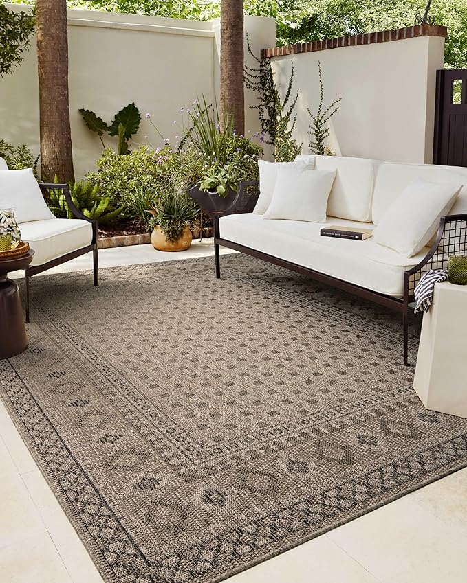 Loloi Chris Loves Julia Providence Collection PRC-07 Dove/Charcoal 7'-6" x 7'-6", .12" Pile Height, Indoor/Outdoor Round Area Rug