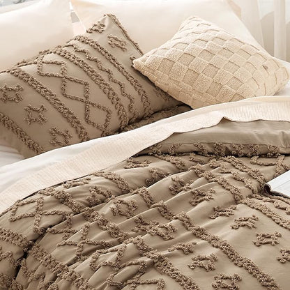 Bedsure Tufted Boho Comforter Set King Size - Light Brown Boho Bed Set, GentleSoft™ 3 Pieces Farmhouse Shabby Chic Embroidery Bedding, Gifts for Woman, Jacquard King Comforter for All Seasons