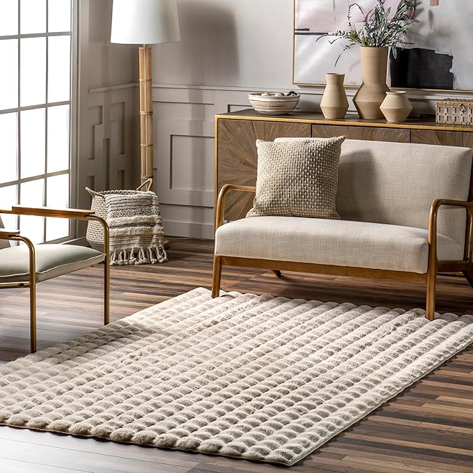 nuLOOM Jeni Solid Faux Rabbit Machine Washable Area Rug, Oval 5' x 7'6", Beige
