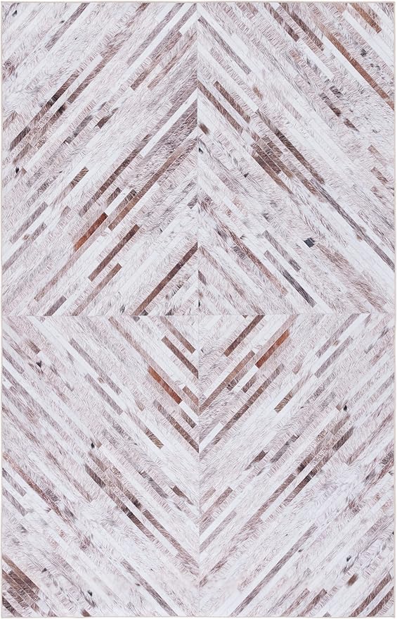 SAFAVIEH Washable Rug Faux Hide Collection - 6' x 9', Beige & Brown, Slip Resistant, Western Rustic Decor, Printed Pattern, Ideal for Living Room, Bedroom, Home Office, Dining Space (FAH526A)