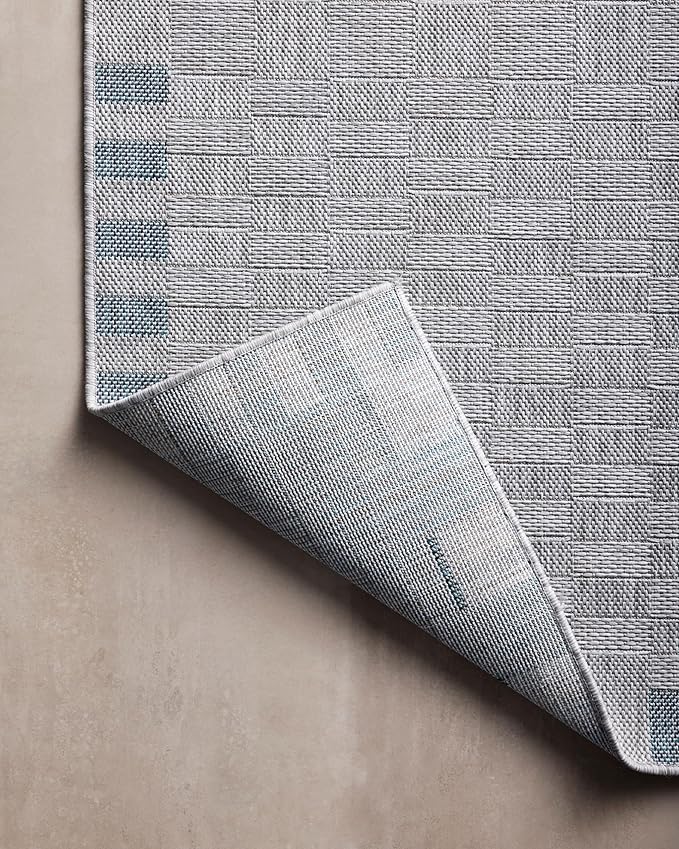 Loloi Amber Lewis Topanga Collection TOP-07 Silver/Blue 5'-3" x 7'-6" Indoor/Outdoor Area Rug