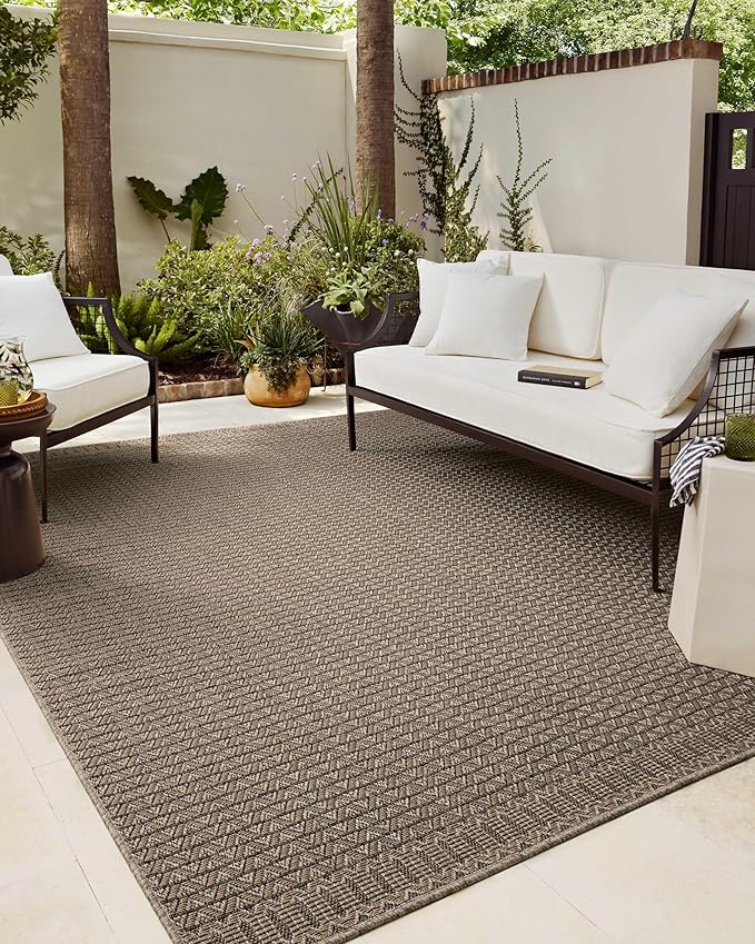 Loloi Chris Loves Julia Providence Collection PRC-05 Natural/Graphite 5' x 7'-7", .12" Pile Height, Indoor/Outdoor Area Rug