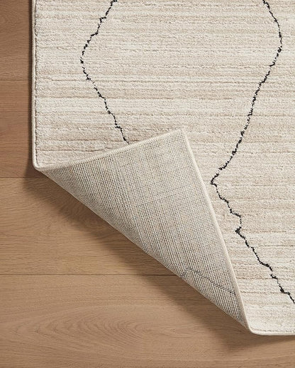 Loloi Darby Collection DAR-03 Sand/Charcoal 2'-7" x 8'-0" Runner Rug
