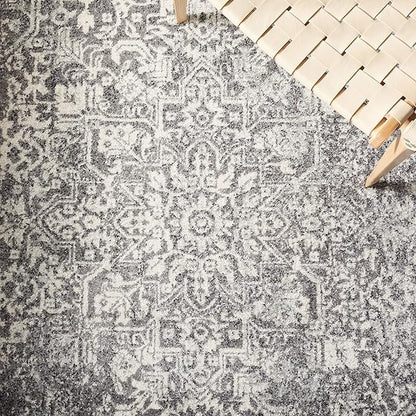 SAFAVIEH Evoke Collection 5'1" x 7'6" Grey/Ivory EVK256D Oriental Distressed Non-Shedding Living Room Bedroom Area Rug