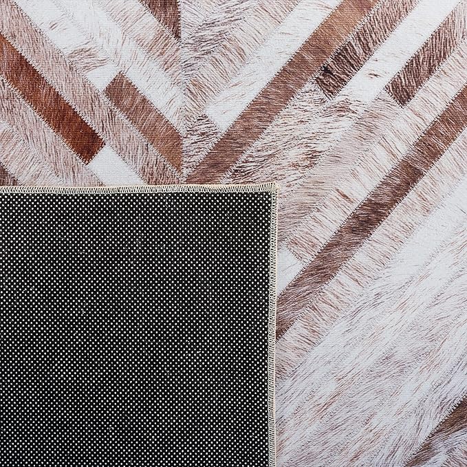 SAFAVIEH Washable Rug Faux Hide Collection - 6' x 9', Beige & Brown, Slip Resistant, Western Rustic Decor, Printed Pattern, Ideal for Living Room, Bedroom, Home Office, Dining Space (FAH526A)